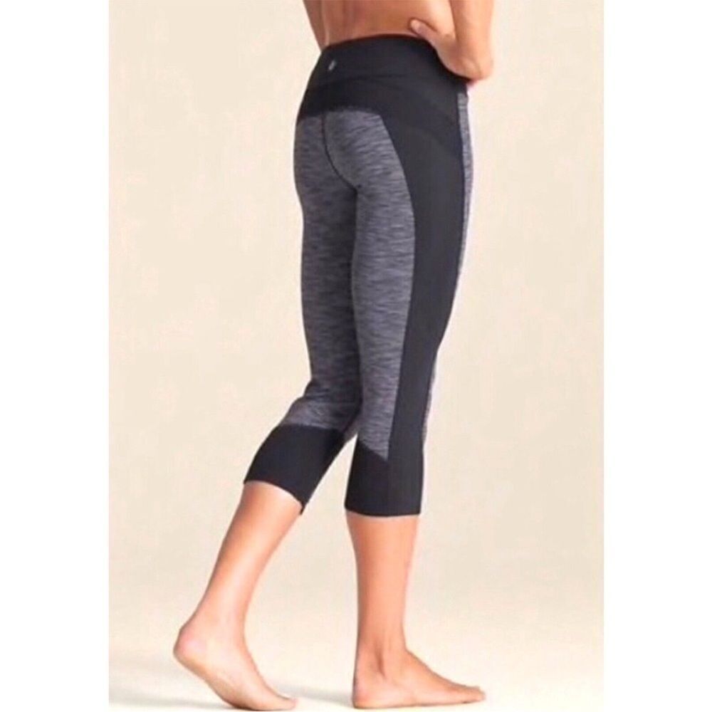 ATHLETA PRISMAโTANGRAM LEGGINGS SIZE LARGE